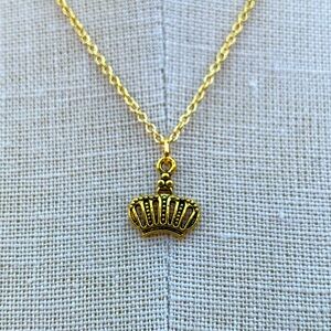 NWT Sterling Silver Plated Chain with Crown Charm Necklace